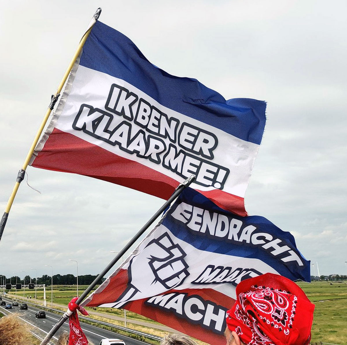 Protestvlaggen! Protestvlaggen!